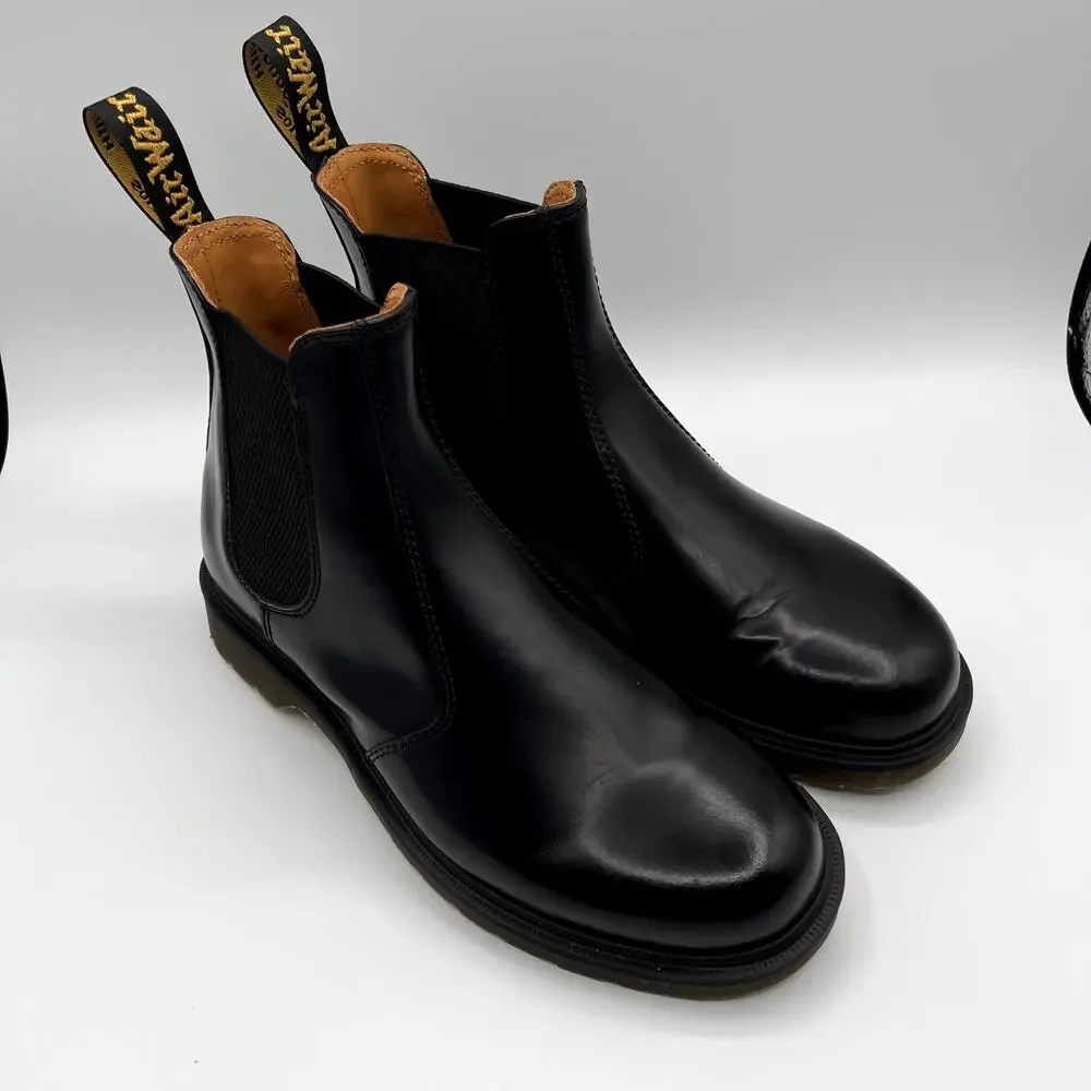 DR. MARTENS 2976 Smooth Leather Chelsea Mens Boots